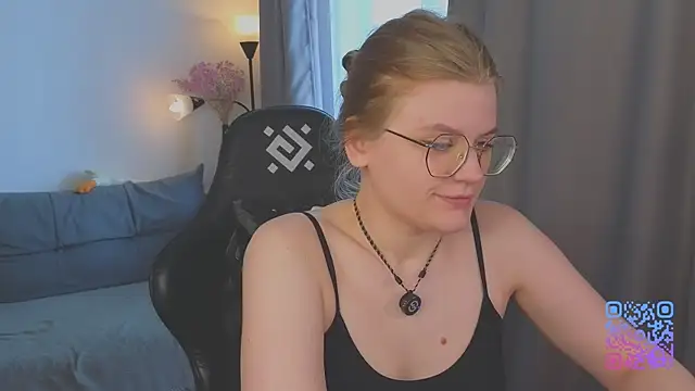 Snapshot of _JessieVibes chatting on June 21, 2:08 pm JessieVibes online show from June 21, 2:08 pm