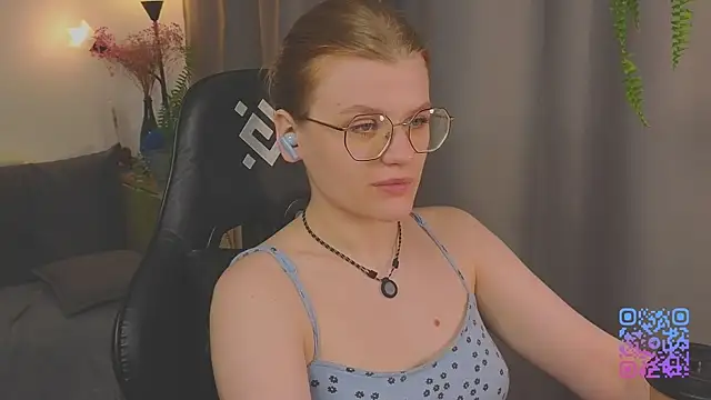 Snapshot of _JessieVibes chatting on June 28, 1:39 pm JessieVibes online show from June 28, 1:39 pm