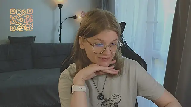 Snapshot of _JessieVibes chatting on July 19, 1:37 pm JessieVibes online show from July 19, 1:37 pm