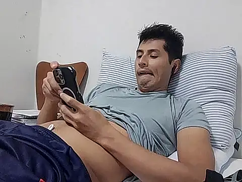 Snapshot of PerroDemonioHot chatting on September 18, 4:03 am PerroDemonioHot online show from September 18, 4:03 am