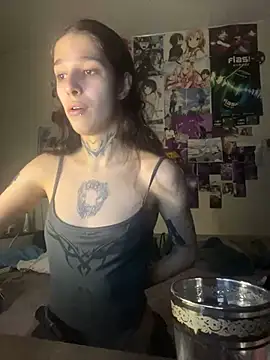 Snapshot of mollyEXD chatting on March 10, 10:13 pm mollyEXD online show from March 10, 10:13 pm