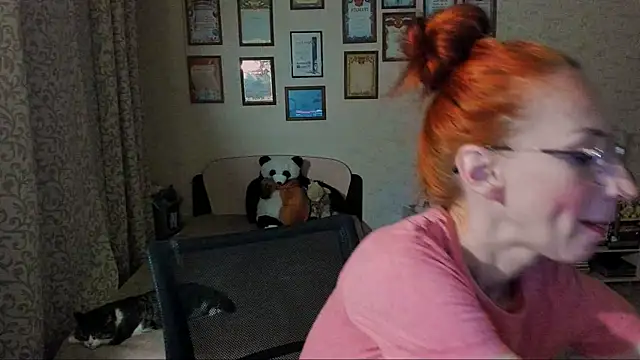 Snapshot of red_rocco chatting on February 2, 4:54 pm red rocco online show from February 2, 4:54 pm