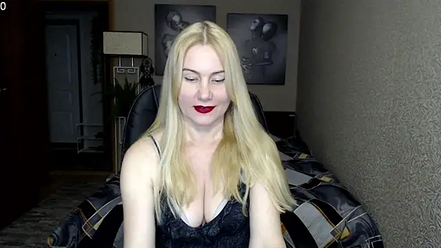 Snapshot of _Mire11a69 chatting on February 18, 8:14 pm Mire11a69 online show from February 18, 8:14 pm