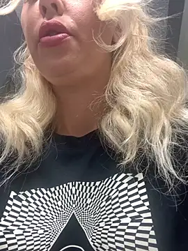 Snapshot of 1fun_one chatting on December 18, 12:55 pm 1fun one online show from December 18, 12:55 pm