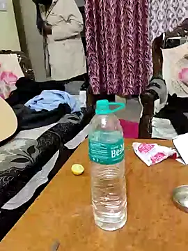 Snapshot of YourSuperTanya chatting on February 14, 7:33 pm YourSuperTanya online show from February 14, 7:33 pm