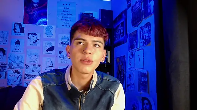 Snapshot of Mickey_Magic chatting on March 14, 12:21 am Mickey Magic online show from March 14, 12:21 am