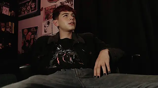 Snapshot of Mickey_Magic chatting on March 21, 7:22 am Mickey Magic online show from March 21, 7:22 am