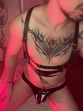 AssHunter4k online show from February 18, 6:47 pm