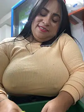 Snapshot of Miia_Jazmin chatting on February 21, 3:10 pm Miia Jazmin online show from February 21, 3:10 pm