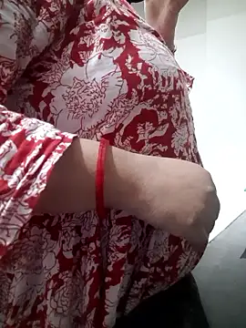 Snapshot of Hot_Juicy_Candy chatting on December 18, 8:53 am Hot Juicy Candy online show from December 18, 8:53 am