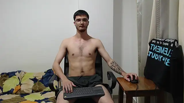 Snapshot of Aleex_Miller chatting on October 11, 9:30 am Aleex Miller online show from October 11, 9:30 am