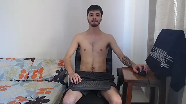 Snapshot of Aleex_Miller chatting on November 1, 3:47 pm Aleex Miller online show from November 1, 3:47 pm