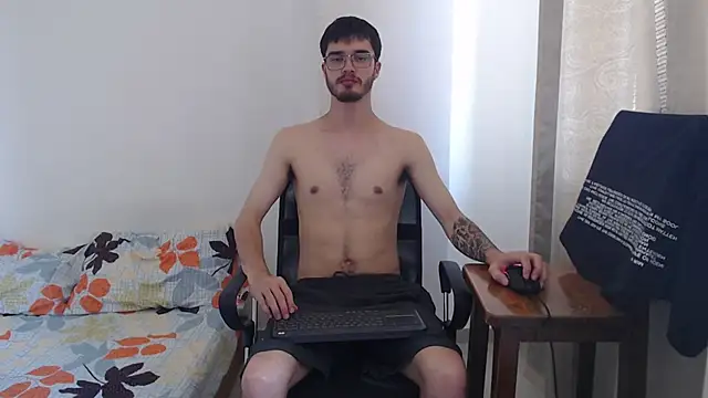 Snapshot of Aleex_Miller chatting on November 3, 4:30 pm Aleex Miller online show from November 3, 4:30 pm