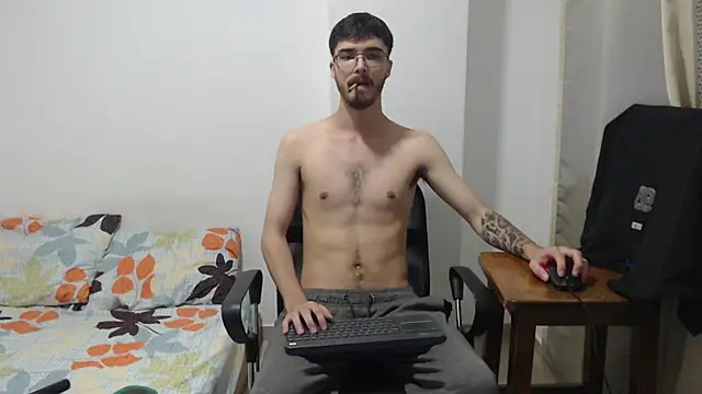 Snapshot of Aleex_Miller chatting on November 24, 6:13 am Aleex Miller online show from November 24, 6:13 am