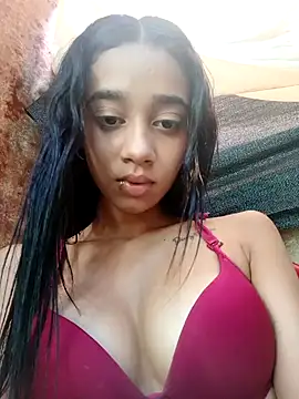 Snapshot of Zoe_Sweett18 chatting on January 17, 6:54 pm Zoe Sweett18 online show from January 17, 6:54 pm