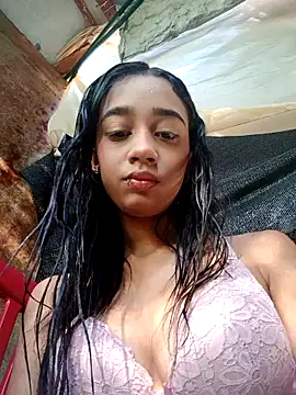 Snapshot of Zoe_Sweett18 chatting on January 18, 1:08 pm Zoe Sweett18 online show from January 18, 1:08 pm