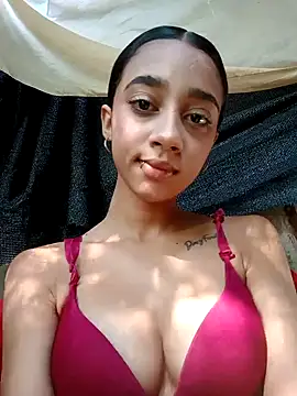 Snapshot of Zoe_Sweett18 chatting on January 20, 1:53 pm Zoe Sweett18 online show from January 20, 1:53 pm