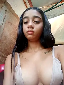 Snapshot of Zoe_Sweett18 chatting on January 23, 10:22 pm Zoe Sweett18 online show from January 23, 10:22 pm