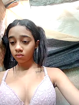 Snapshot of Zoe_Sweett18 chatting on February 3, 1:19 pm Zoe Sweett18 online show from February 3, 1:19 pm