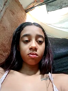 Snapshot of Zoe_Sweett18 chatting on February 15, 1:05 pm Zoe Sweett18 online show from February 15, 1:05 pm