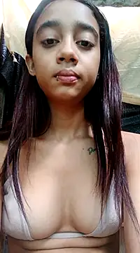 Snapshot of Zoe_Sweett18 chatting on February 18, 1:11 pm Zoe Sweett18 online show from February 18, 1:11 pm