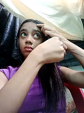 Snapshot of Zoe_Sweett18 chatting on February 19, 12:33 pm Zoe Sweett18 online show from February 19, 12:33 pm