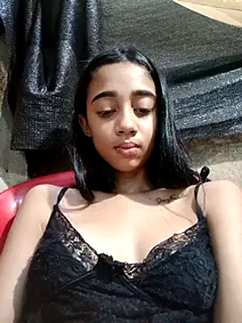 Snapshot of Zoe_Sweett18 chatting on February 24, 10:25 pm Zoe Sweett18 online show from February 24, 10:25 pm