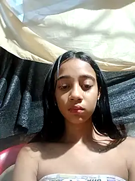 Snapshot of Zoe_Sweett18 chatting on February 28, 11:01 pm Zoe Sweett18 online show from February 28, 11:01 pm