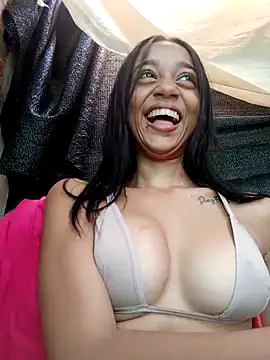Snapshot of Zoe_Sweett18 chatting on March 12, 7:17 pm Zoe Sweett18 online show from March 12, 7:17 pm