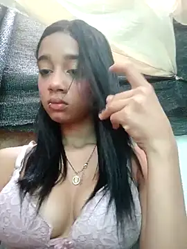 Snapshot of Zoe_Sweett18 chatting on March 17, 12:57 pm Zoe Sweett18 online show from March 17, 12:57 pm