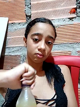 Snapshot of Zoe_Sweett18 chatting on September 9, 12:26 pm Zoe Sweett18 online show from September 9, 12:26 pm