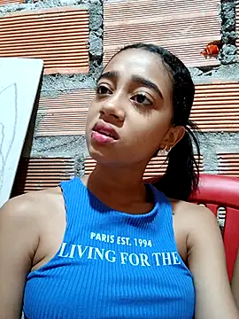 Snapshot of Zoe_Sweett18 chatting on September 19, 12:17 pm Zoe Sweett18 online show from September 19, 12:17 pm