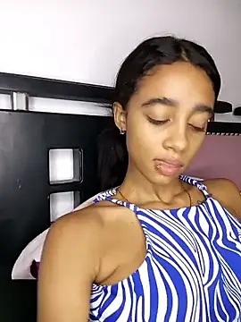 Zoe Sweett18 online show from March 5, 2:29 am