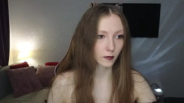 Snapshot of Sweeet_Lilit chatting on October 10, 10:20 pm Sweeet Lilit online show from October 10, 10:20 pm