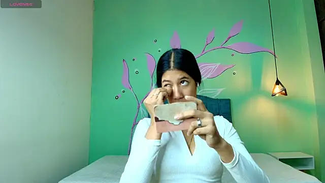 Snapshot of Connie_Bell chatting on October 19, 11:33 am Connie Bell online show from October 19, 11:33 am