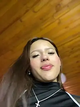 Snapshot of Sofia18_pinkk chatting on February 25, 11:33 pm Sofia18 pinkk online show from February 25, 11:33 pm