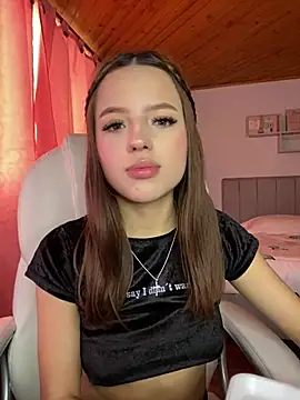 Snapshot of Sofia18_pinkk chatting on February 28, 9:23 pm Sofia18 pinkk online show from February 28, 9:23 pm