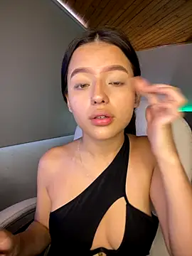 Snapshot of Sofia18_pinkk chatting on December 2, 8:59 pm Sofia18 pinkk online show from December 2, 8:59 pm