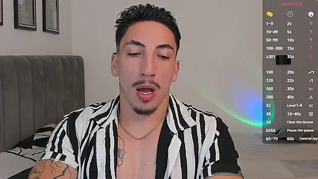 dylanspencer28 online show from February 11, 6:44 pm