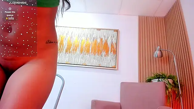 Snapshot of laurah_hill chatting on January 17, 7:38 pm laurah hill online show from January 17, 7:38 pm