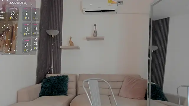 Snapshot of laurah_hill chatting on March 22, 12:25 pm laurah hill online show from March 22, 12:25 pm