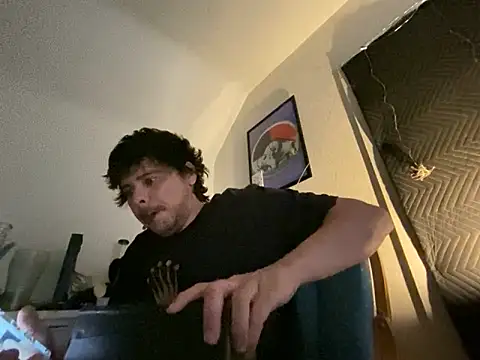 Snapshot of almighty_d chatting on January 24, 3:24 pm almighty d online show from January 24, 3:24 pm