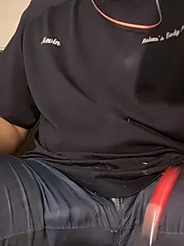 Snapshot of almighty_d chatting on January 28, 7:22 am almighty d online show from January 28, 7:22 am