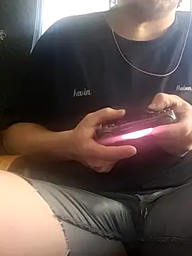 Snapshot of almighty_d chatting on January 31, 5:10 pm almighty d online show from January 31, 5:10 pm