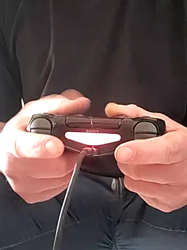 Snapshot of almighty_d chatting on February 12, 10:26 pm almighty d online show from February 12, 10:26 pm