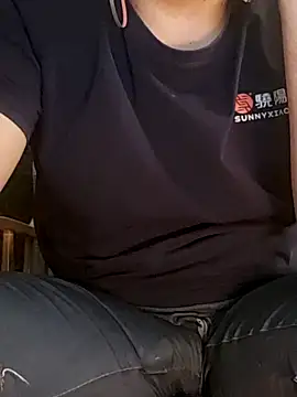 Snapshot of almighty_d chatting on February 21, 8:07 am almighty d online show from February 21, 8:07 am