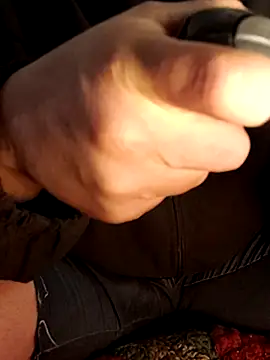 Snapshot of almighty_d chatting on February 24, 9:32 am almighty d online show from February 24, 9:32 am