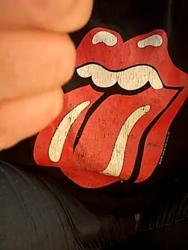 Snapshot of almighty_d chatting on March 1, 7:08 am almighty d online show from March 1, 7:08 am