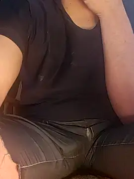 Snapshot of almighty_d chatting on March 2, 3:48 pm almighty d online show from March 2, 3:48 pm