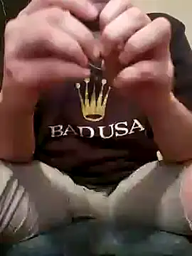 Snapshot of almighty_d chatting on March 15, 5:52 am almighty d online show from March 15, 5:52 am